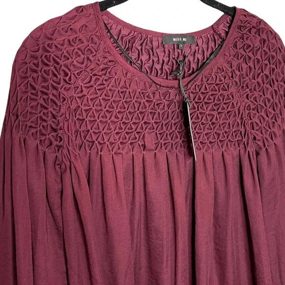 Miss Me Women’s Burgundy Red Smocked Peasant Top Size Small / New NWT - Picture 5 of 8